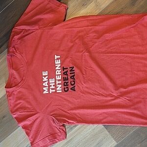 Mens T Shirt Red collectible? size s/m